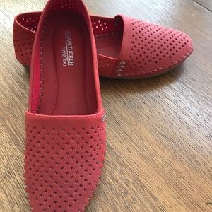 Adam Tucker by me Too red women’s size 8.5 NEW